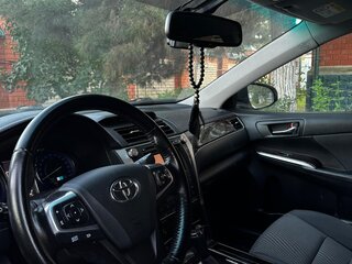 2015 Toyota Camry VII (XV50) Рестайлинг, белый, 1850000 рублей, вид 4