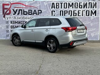 2018 Mitsubishi Outlander III Рестайлинг 3, серебристый, 1890000 рублей, вид 4