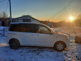 2004 Toyota Sienta I, белый, 435000 рублей, вид 3