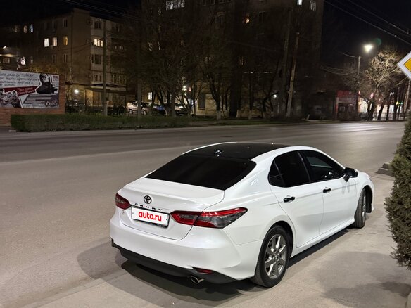 2019 Toyota Camry VIII (XV70), белый - вид 3