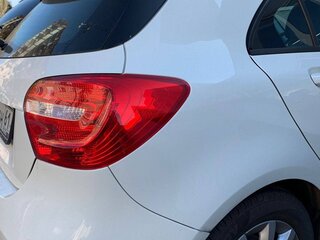 2015 Mercedes-Benz A-Класс 180 III (W176), белый, 1650000 рублей, вид 3