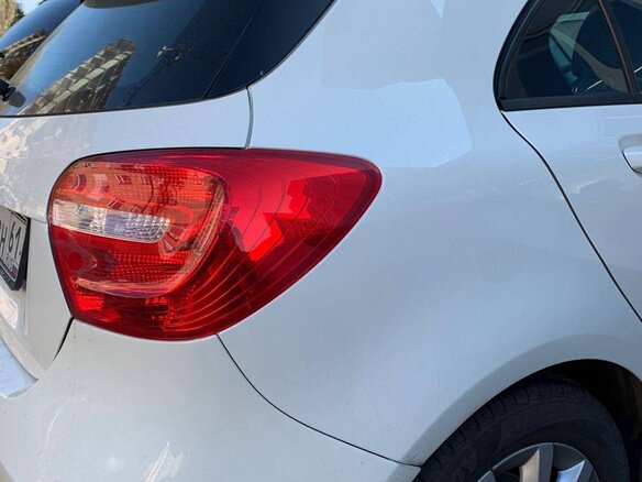 2015 Mercedes-Benz A-Класс 180 III (W176), белый, 1650000 рублей - вид 2