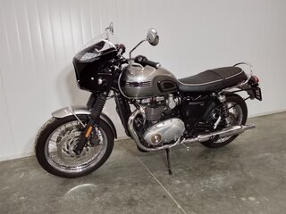2020 Triumph Bonneville T120, серый, 945000 рублей, вид 2