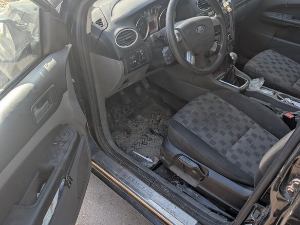 2009 Ford Focus II Рестайлинг, чёрный, 400000 рублей - вид 6