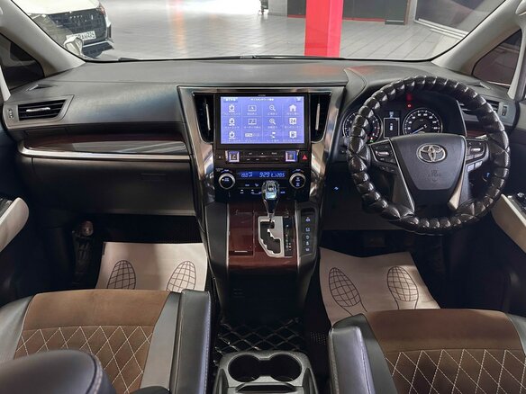 2017 Toyota Alphard III, белый, 3370000 рублей - вид 27