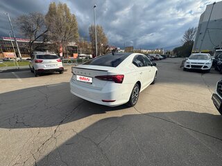 2022 Skoda Octavia IV (A8), белый, 2950000 рублей, вид 5
