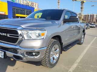 2021 Ram 1500 Crew Cab eTorque V, серебристый, 7000000 рублей, вид 1