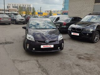 2014 Toyota Prius III Рестайлинг (XW30), фиолетовый, 1100000 рублей, вид 2