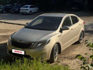 2013 Kia Rio 4-speed III, бежевый, 550000 рублей, вид 1