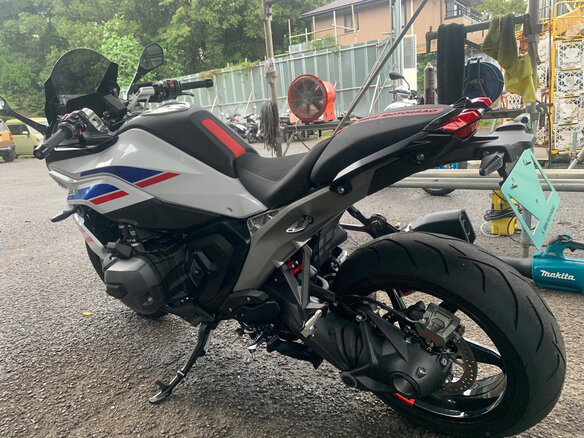 2026 BMW R 1300 RS, белый - вид 3