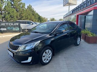 2013 Kia Rio 4-speed III, чёрный, 899900 рублей, вид 4
