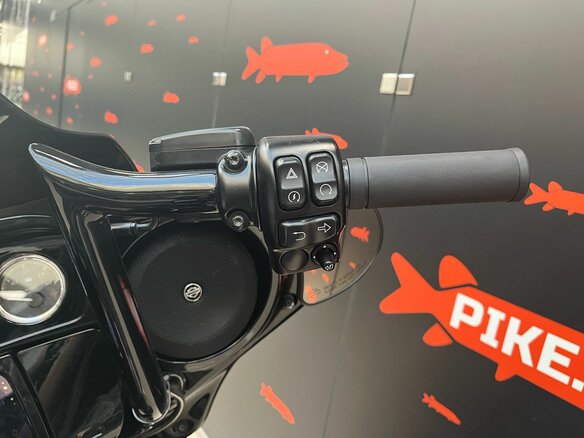 2020 Harley-Davidson Street Glide, красный, 1800000 рублей - вид 10