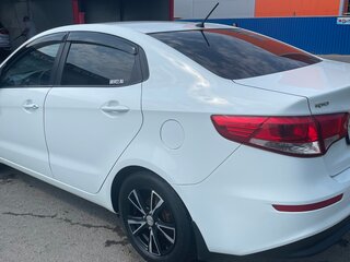 2016 Kia Rio III Рестайлинг, белый, 940000 рублей, вид 5