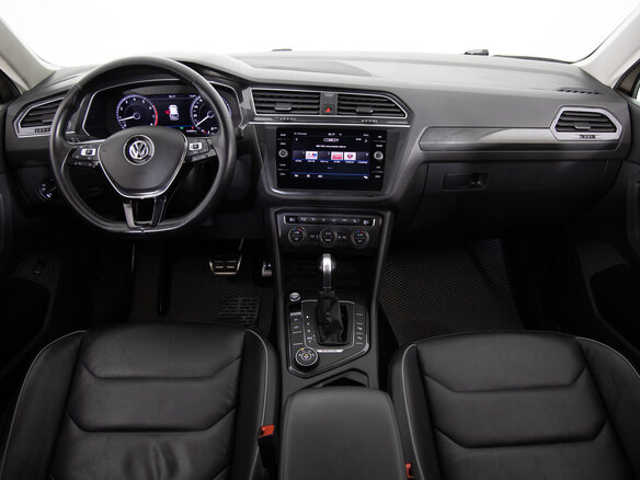2018 Volkswagen Tiguan II, бежевый, 1999000 рублей - вид 8