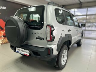 2026 Lada (ВАЗ) Niva Travel I Рестайлинг, серебристый, 1623000 рублей, вид 3