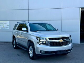 2016 Chevrolet Tahoe IV, серебристый, 3120000 рублей, вид 3