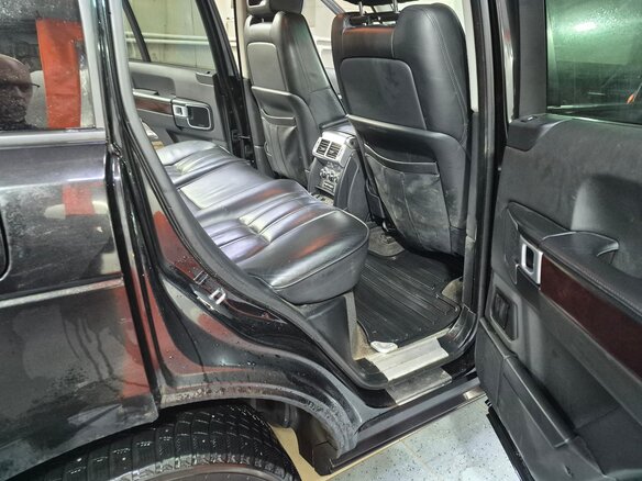 2009 Land Rover Range Rover III Рестайлинг, чёрный, 1350000 рублей - вид 21