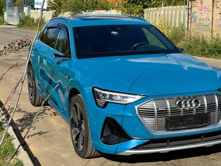2020 Audi e-tron 55 I, голубой, 4690000 рублей, вид 3