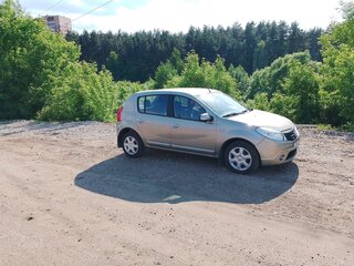 2011 Renault Sandero I, бежевый, 825000 рублей, вид 2