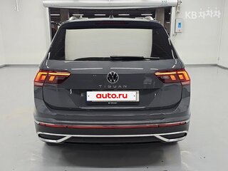 2023 Volkswagen Tiguan II Рестайлинг, серый, 2369017 рублей, вид 3