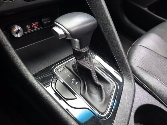 2017 Kia Niro I, чёрный, 1179000 рублей - вид 16