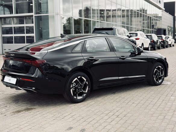 2026 Kia K5 III Рестайлинг, чёрный, 5070000 рублей - вид 8
