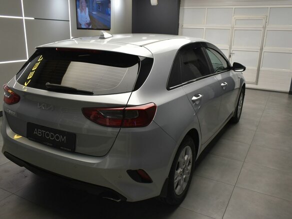 2022 Kia Ceed III Рестайлинг, серебристый, 2087000 рублей - вид 6