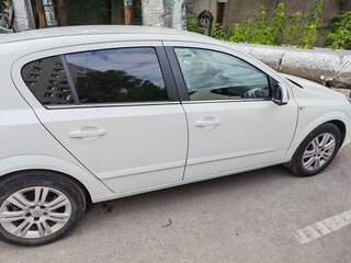2012 Opel Astra H Рестайлинг, белый, 460000 рублей, вид 4