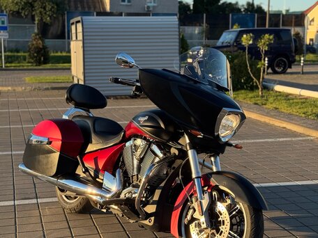 2015 Victory Cross Country, красный, 850000 рублей, вид 3