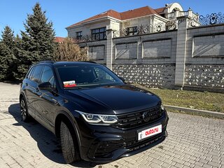 2021 Volkswagen Tiguan II Рестайлинг, чёрный, 3750000 рублей, вид 3
