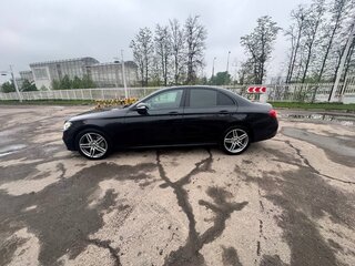 2020 Mercedes-Benz E-Класс 220 d V (W213, S213, C238), чёрный, 2250000 рублей, вид 4