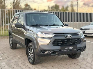 2024 Lada (ВАЗ) Niva Travel I, коричневый, 1104000 рублей, вид 1