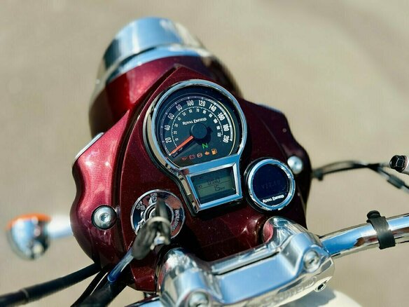 2026 Royal Enfield Classic 650, красный, 703000 рублей - вид 6