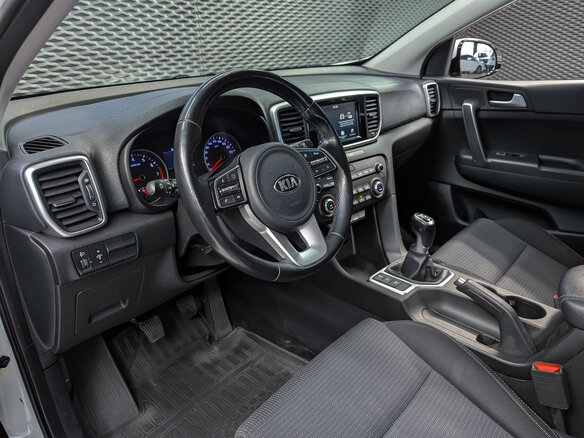 2019 Kia Sportage IV Рестайлинг, белый, 1830000 рублей - вид 9
