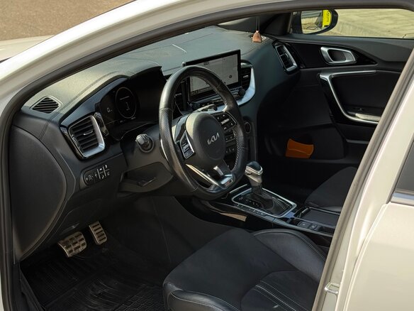 2021 Kia Ceed III Рестайлинг, белый, 2300000 рублей - вид 11