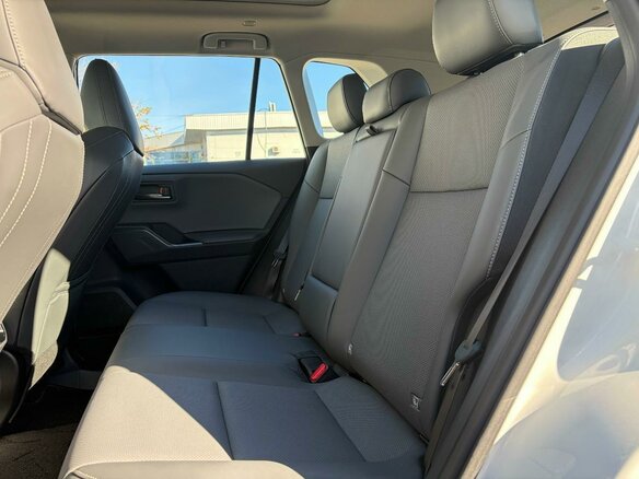 2026 Toyota RAV4 VI (XA60), белый, 5070000 рублей - вид 6