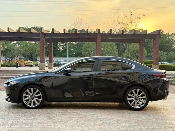 2023 Mazda 3 Axela IV (BP), чёрный, 1650000 рублей - вид 6