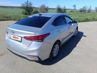 2017 Hyundai Solaris II, серебристый, 1000000 рублей, вид 3