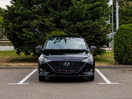 2022 Hyundai Solaris II Рестайлинг, чёрный, 1545000 рублей, вид 2