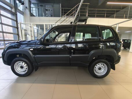 2026 Lada (ВАЗ) Niva Travel I Рестайлинг, чёрный, 1419000 рублей, вид 4