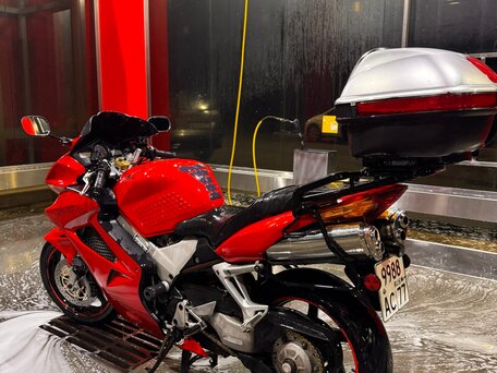 2001 Honda VFR 800, красный, 360000 рублей, вид 4
