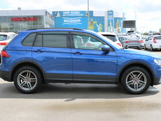 2020 Volkswagen Tiguan II, синий, 2479000 рублей, вид 4