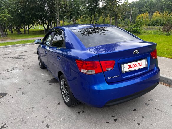 2010 Kia Cerato 5-speed II, голубой, 800000 рублей - вид 6