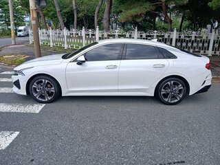 2022 Kia K5 III, белый, 2450000 рублей, вид 3