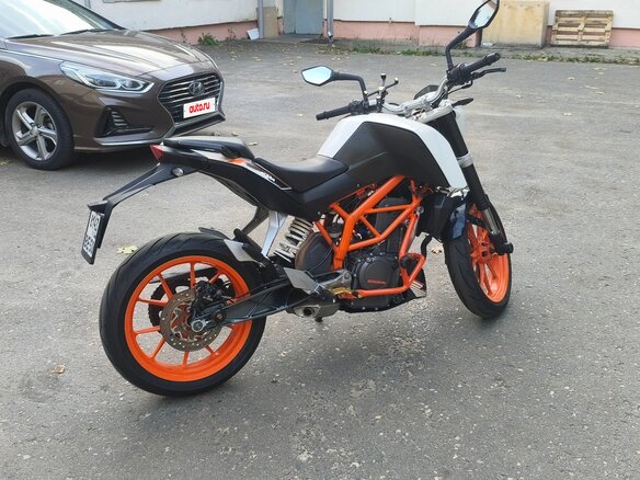 2014 KTM 390 Duke, белый - вид 2