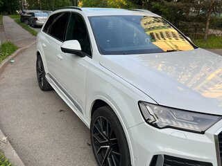 2020 Audi Q7 45 TFSI II (4M) Рестайлинг, белый, 5700000 рублей, вид 1