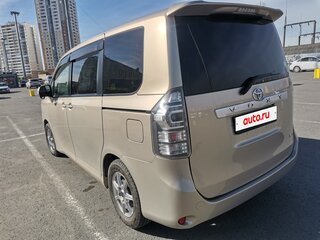 2013 Toyota Voxy II (R70) Рестайлинг, серый, 1620000 рублей, вид 4