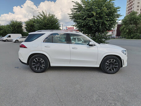 2019 Mercedes-Benz GLE 400 d II (V167), белый, 6990000 рублей, вид 4