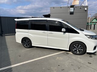 2017 Honda Stepwgn Spada V Рестайлинг, белый, 1855000 рублей, вид 4