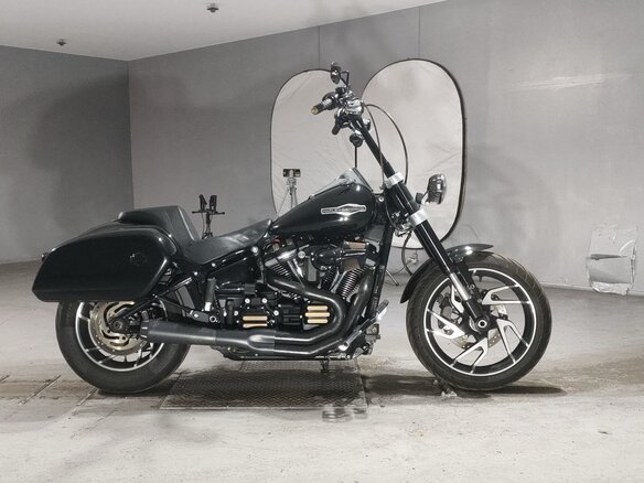2018 Harley-Davidson Sport Glide, чёрный, 1142000 рублей